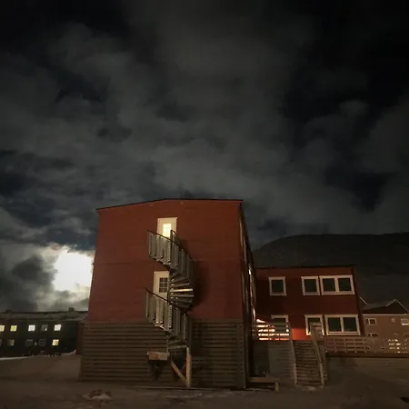 Haugen Svalbard * Longyearbyen